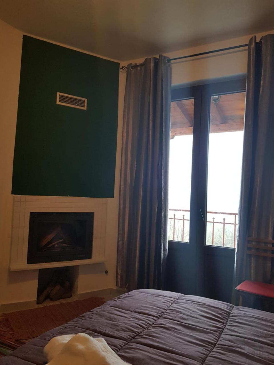 Petra & Elato Art Hotel Valtessiniko Extérieur photo