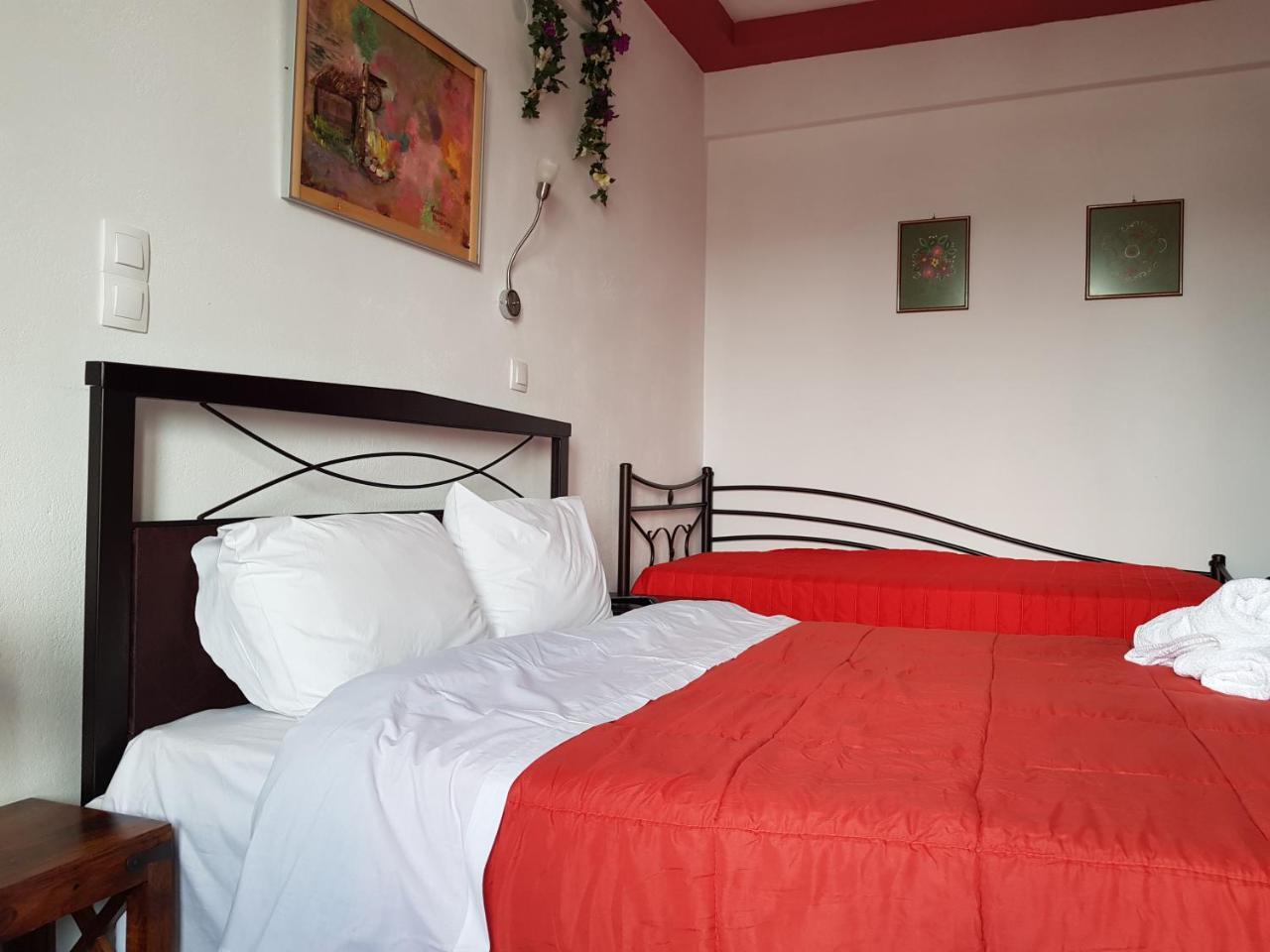 Petra & Elato Art Hotel Valtessiniko Extérieur photo