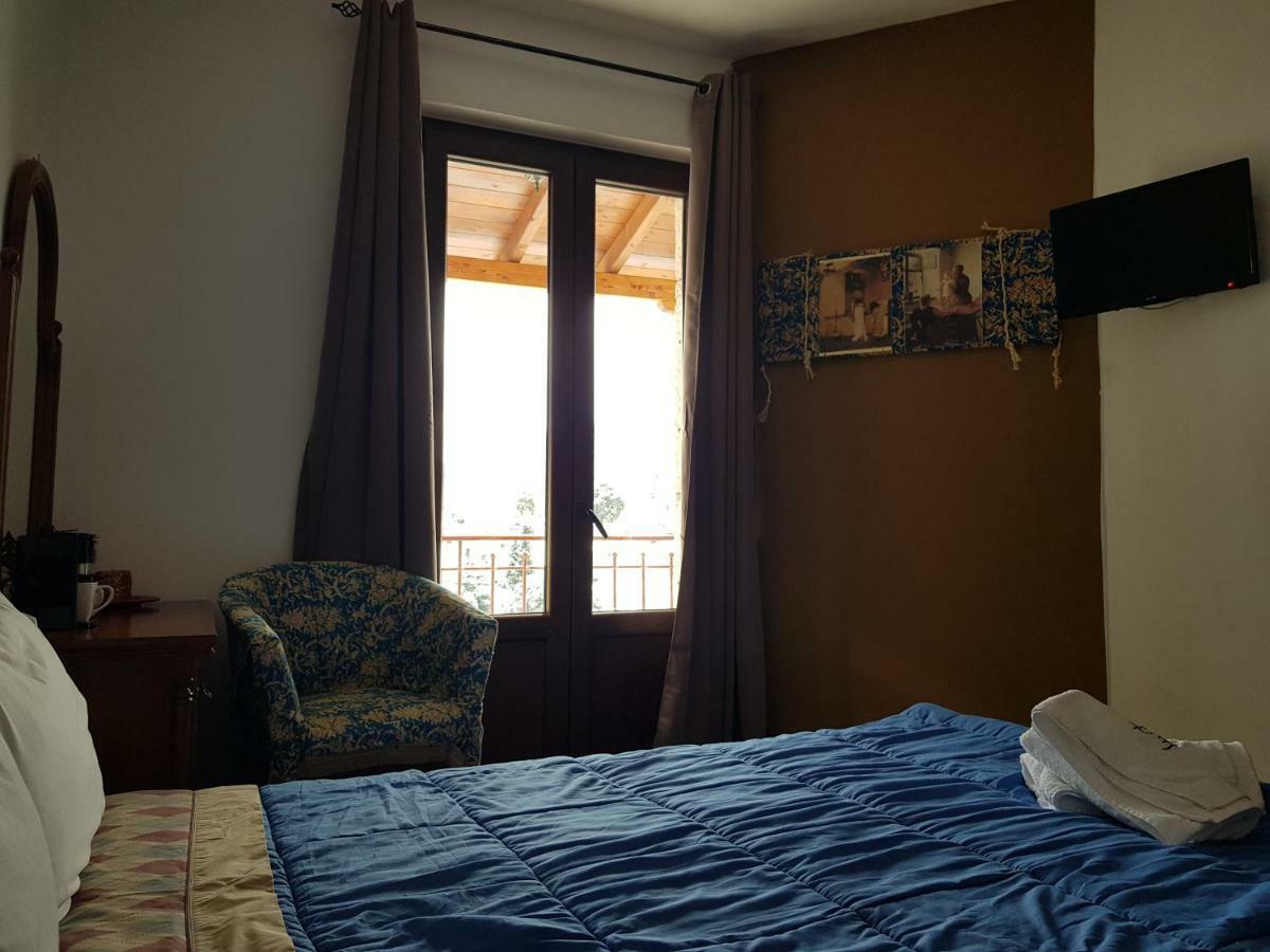Petra & Elato Art Hotel Valtessiniko Extérieur photo